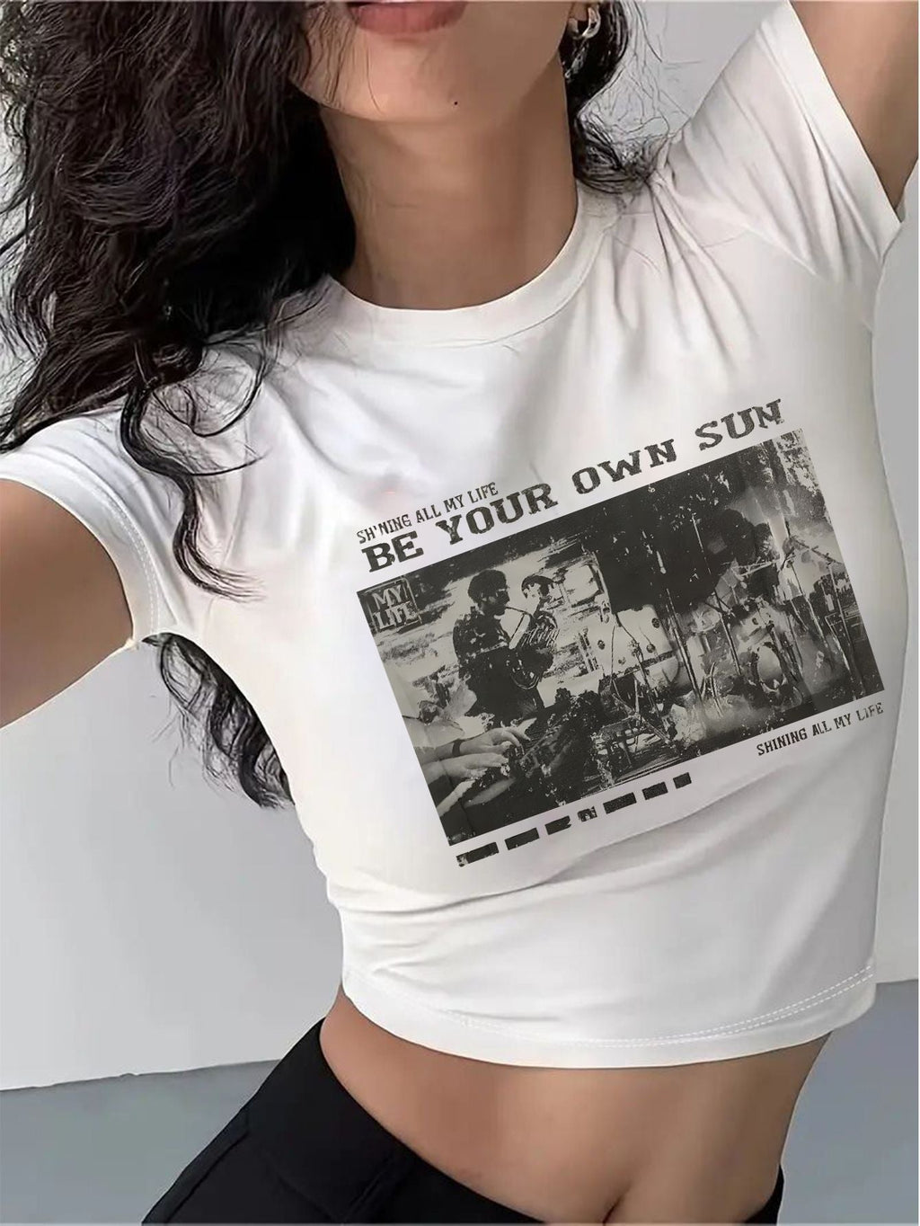 Women's Crop T-Shirt with Graphic Print and Star Design