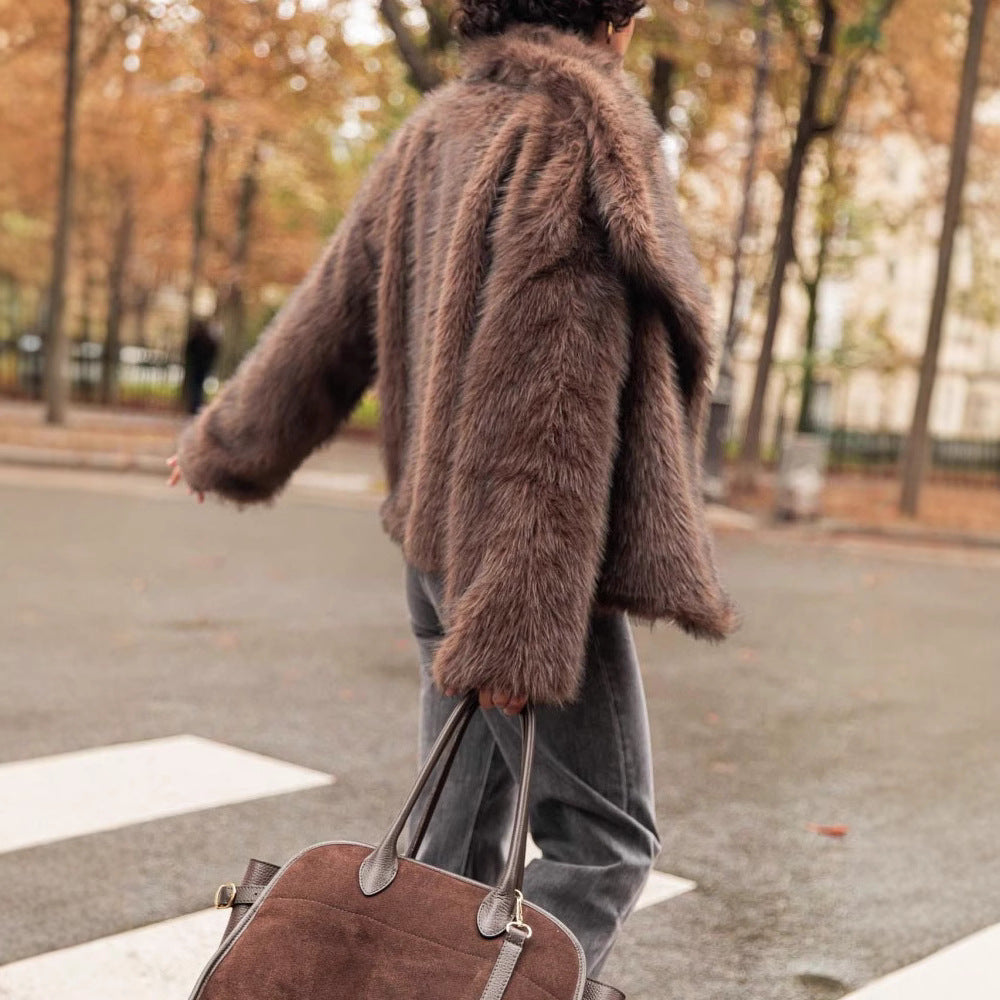 Women's Elegant Faux Fur Coat with Voluminous Collar