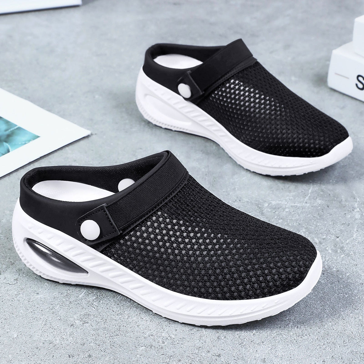 Women's Breathable Clogs with Flexible Design