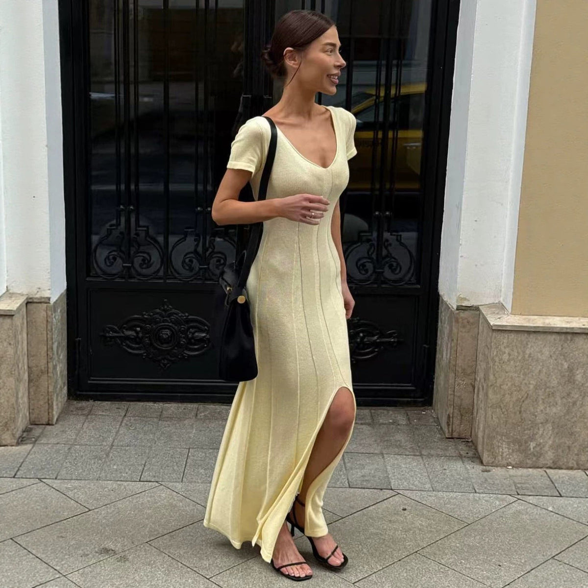 Elegant Figure-Hugging Maxi Dress with V-Neck