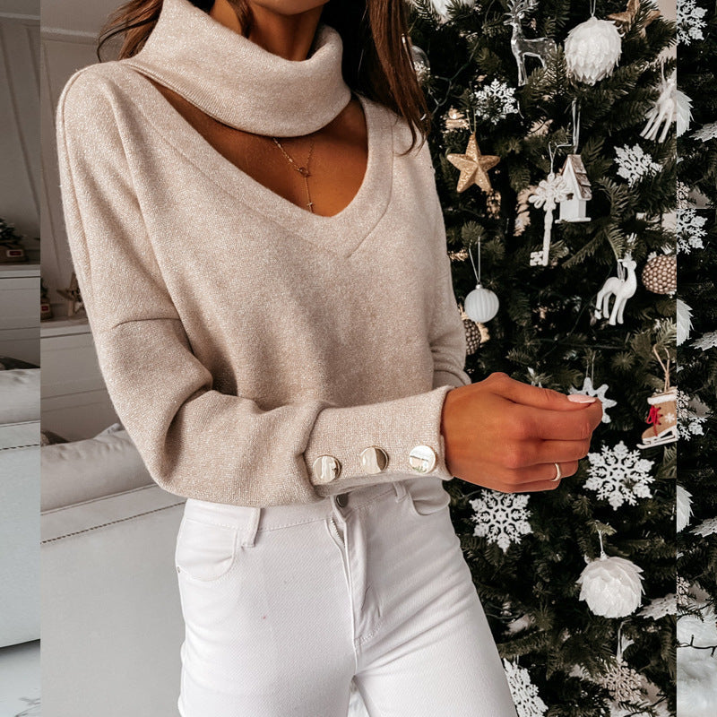 Elegant Sweater with High-Quality Neckline and Chic Snap Buttons