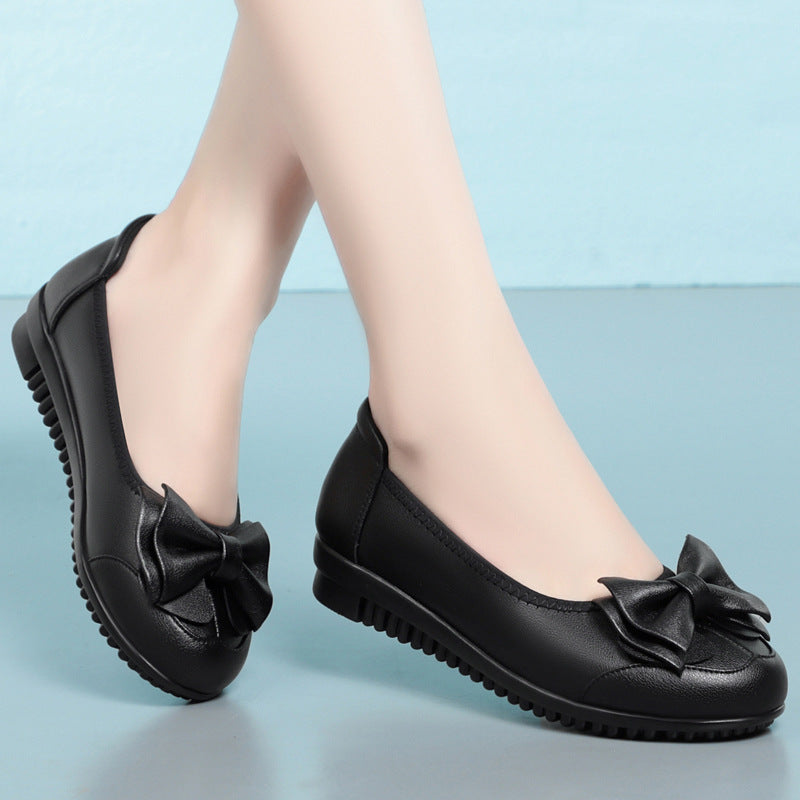 Women's Ballet Flats with Decorative Bow Detail and Comfortable Footbed