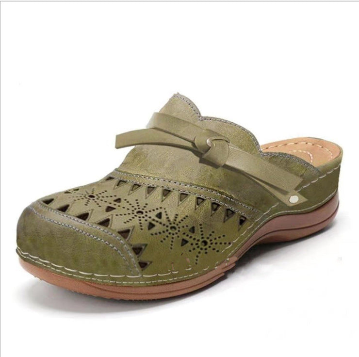 Women's Breathable Clogs with Floral Cutout Design and Anatomical Footbed