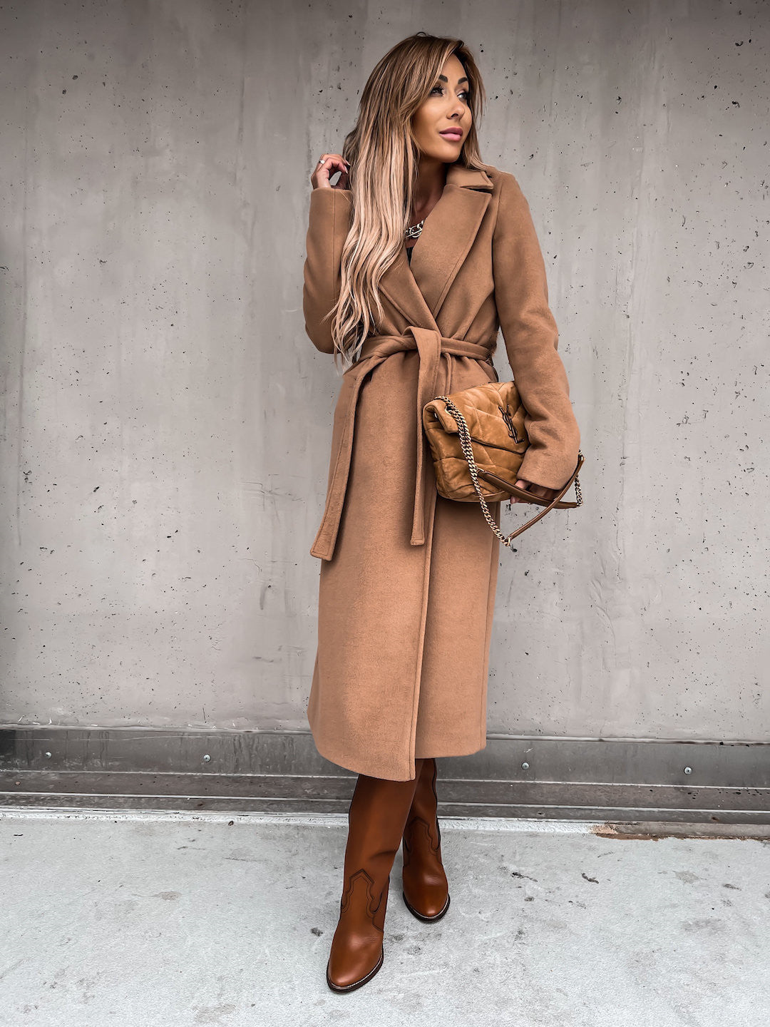 Elegant Long-Sleeve Wool Coat with Waist Belt