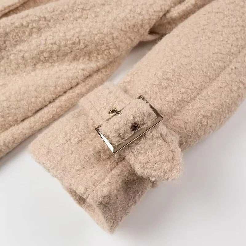 Elegant Wool Coat with Belt and Patch Pockets