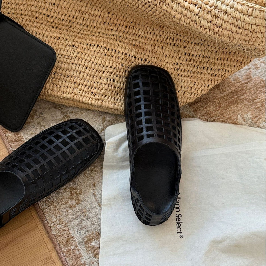 Women's Breathable Clogs with Practical Design