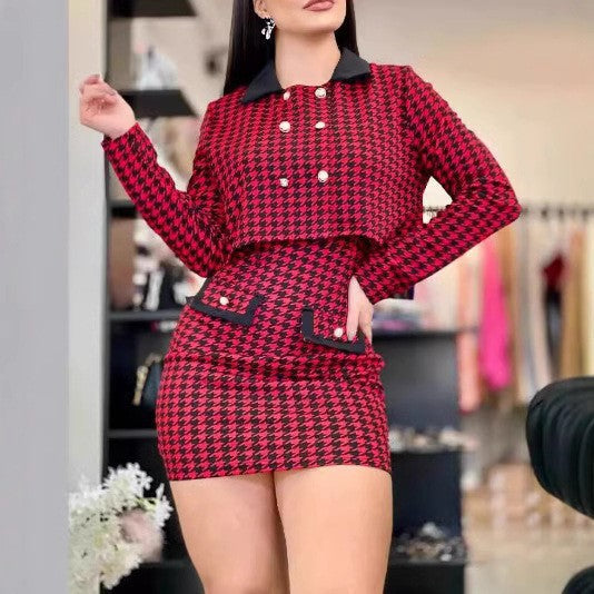 Women's Fashionable Plaid Ensemble with Deep Collar
