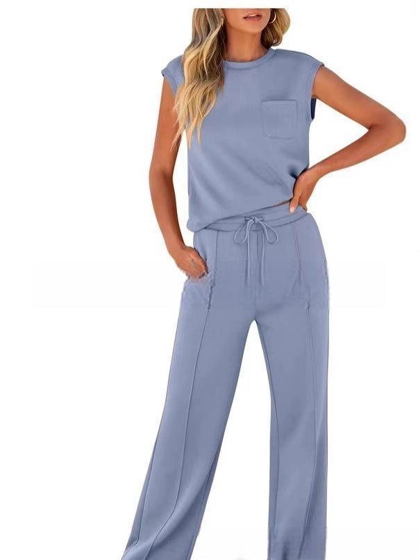 Women's Comfortable Lounge Set with Wide Cut and Fashionable Details