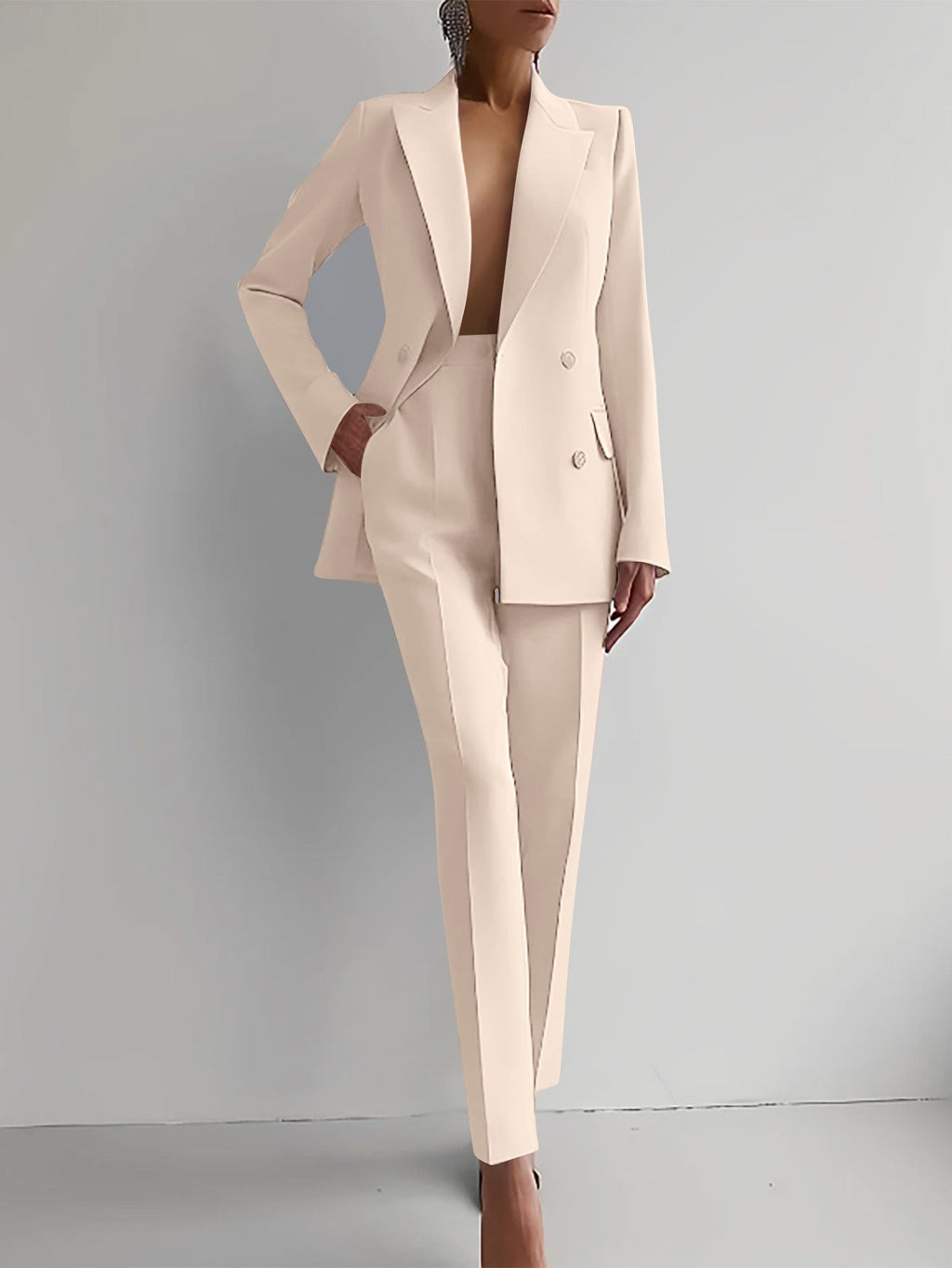 Women's Elegant Double-Breasted Blazer and Tailored Trousers
