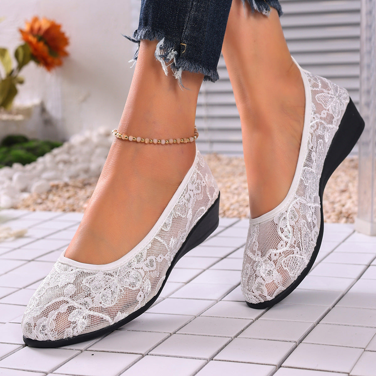 Women's Ballet Flats with Delicate Lace Trim and Non-Slip Sole