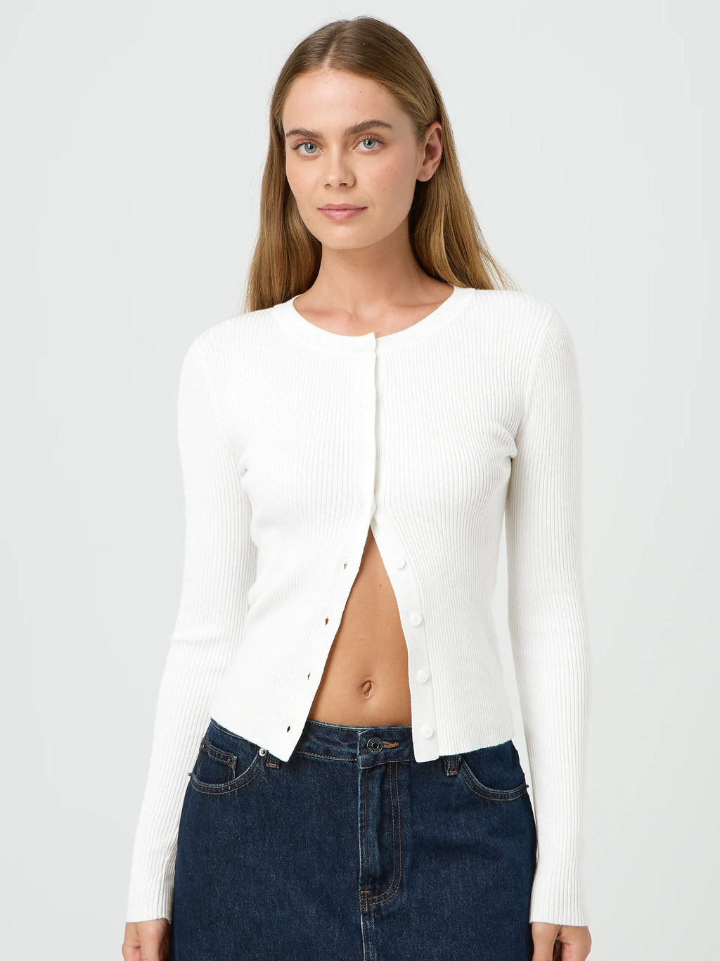 Women's Form-Fitting Knit Cardigan with Button Placket and Long Sleeves