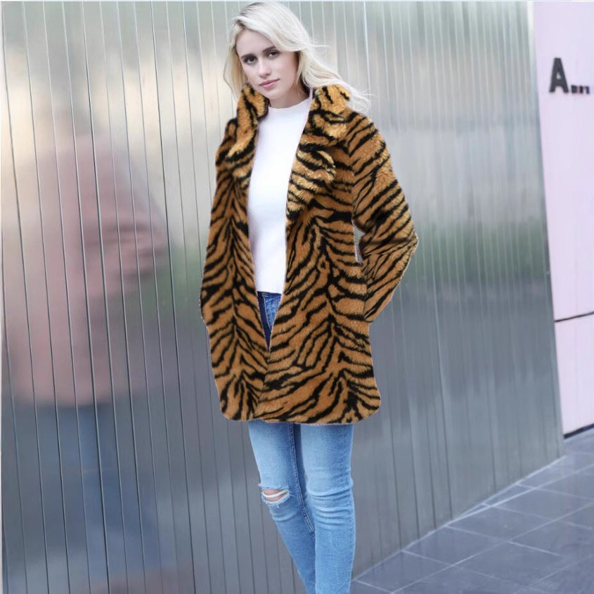 Elegant Faux Fur Coat in Tiger Print