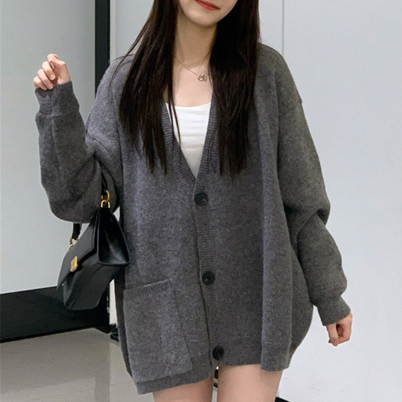 Women's Large, Comfortable Knit Cardigan with Buttons and Pockets
