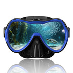 Diving mask with wide field of vision