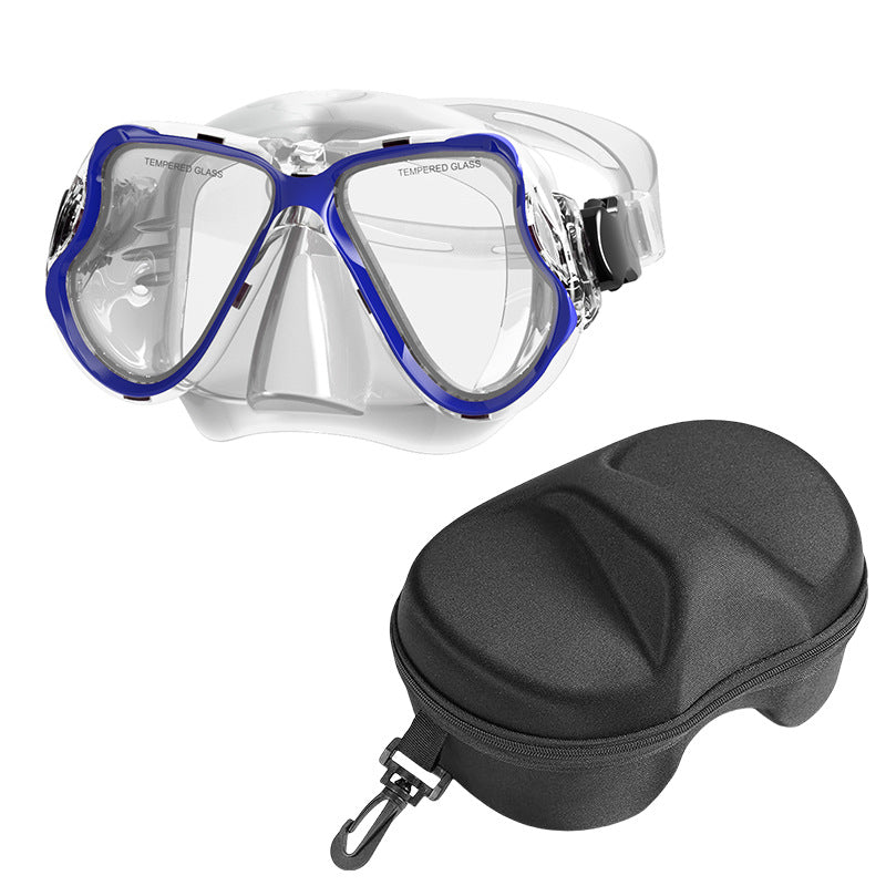 Diving mask with wide field of vision