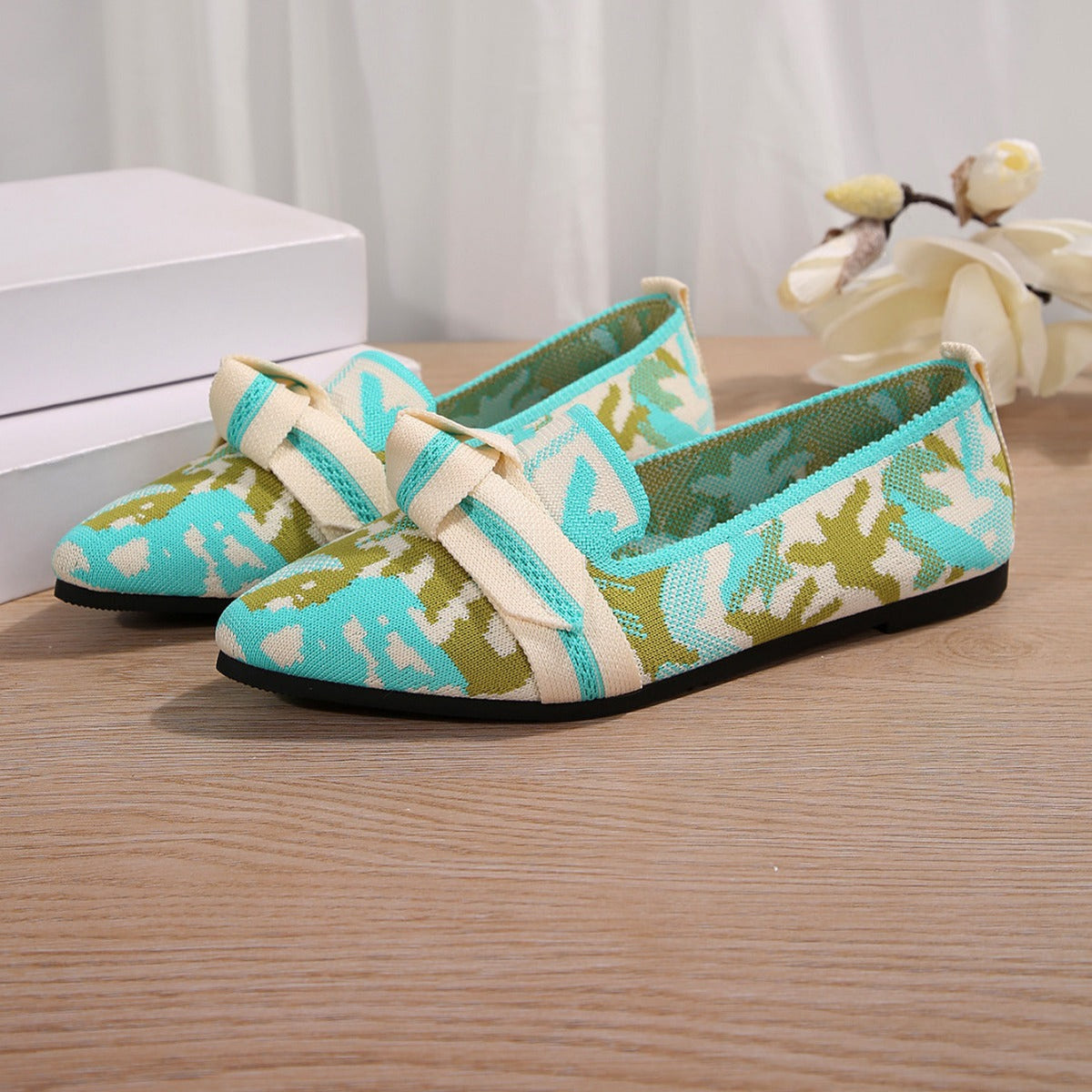 Women's Ballet Flats with Floral Pattern and Knot Detail