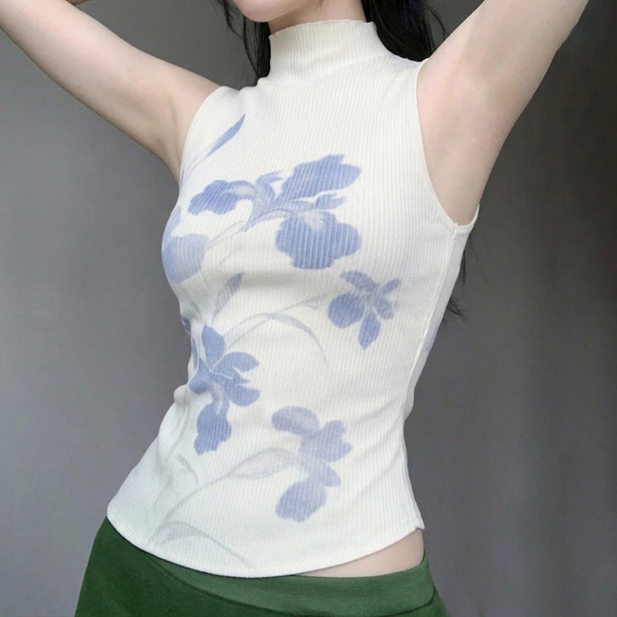 Women's Sleeveless Floral Print Top with Stand-Up Collar