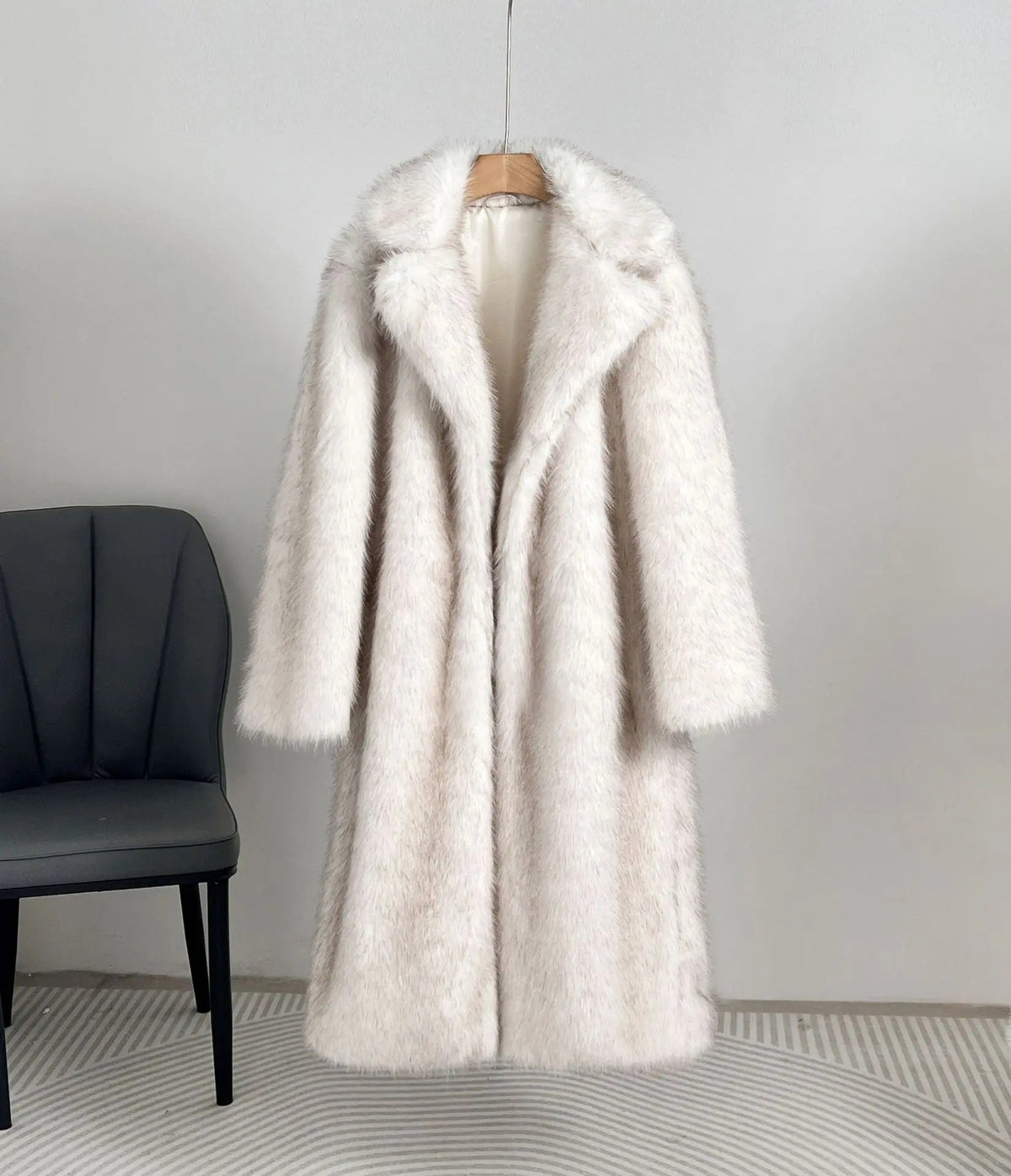 Elegant Fur Coat with Large Pockets