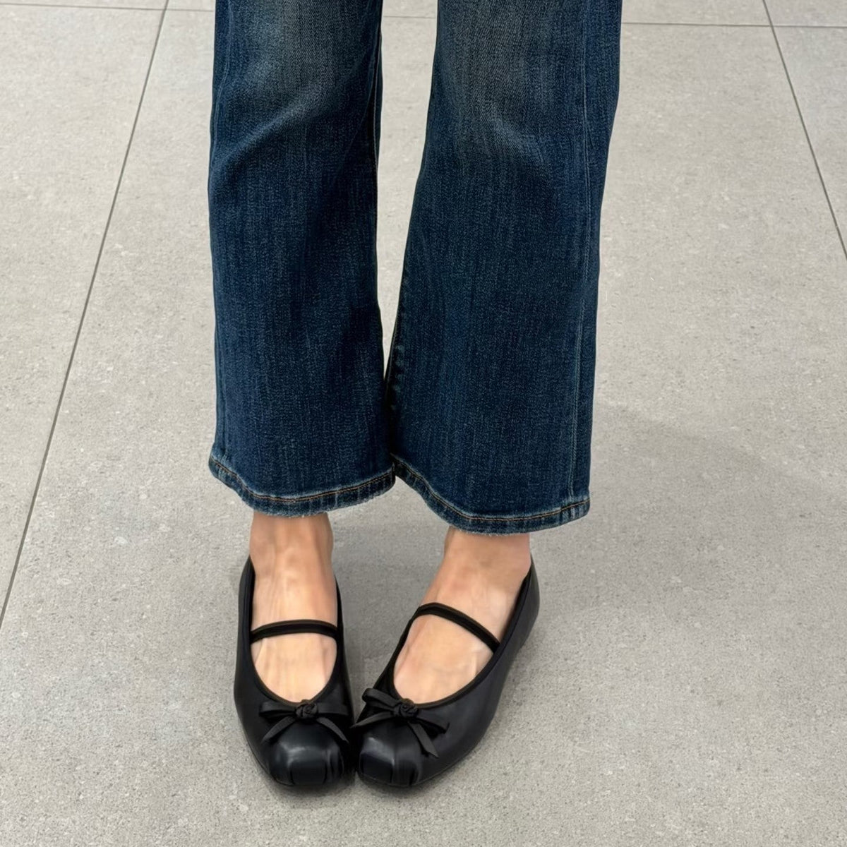 Women's Ballet Flats with Decorative Bow Design