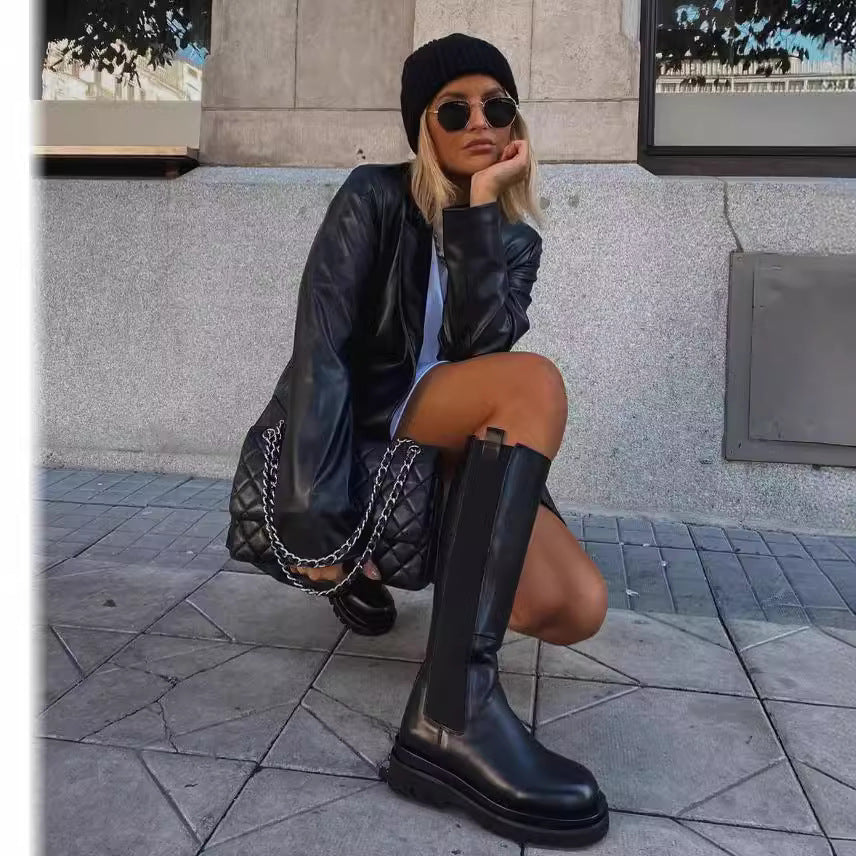 Elegant and Refined Women's Blazer