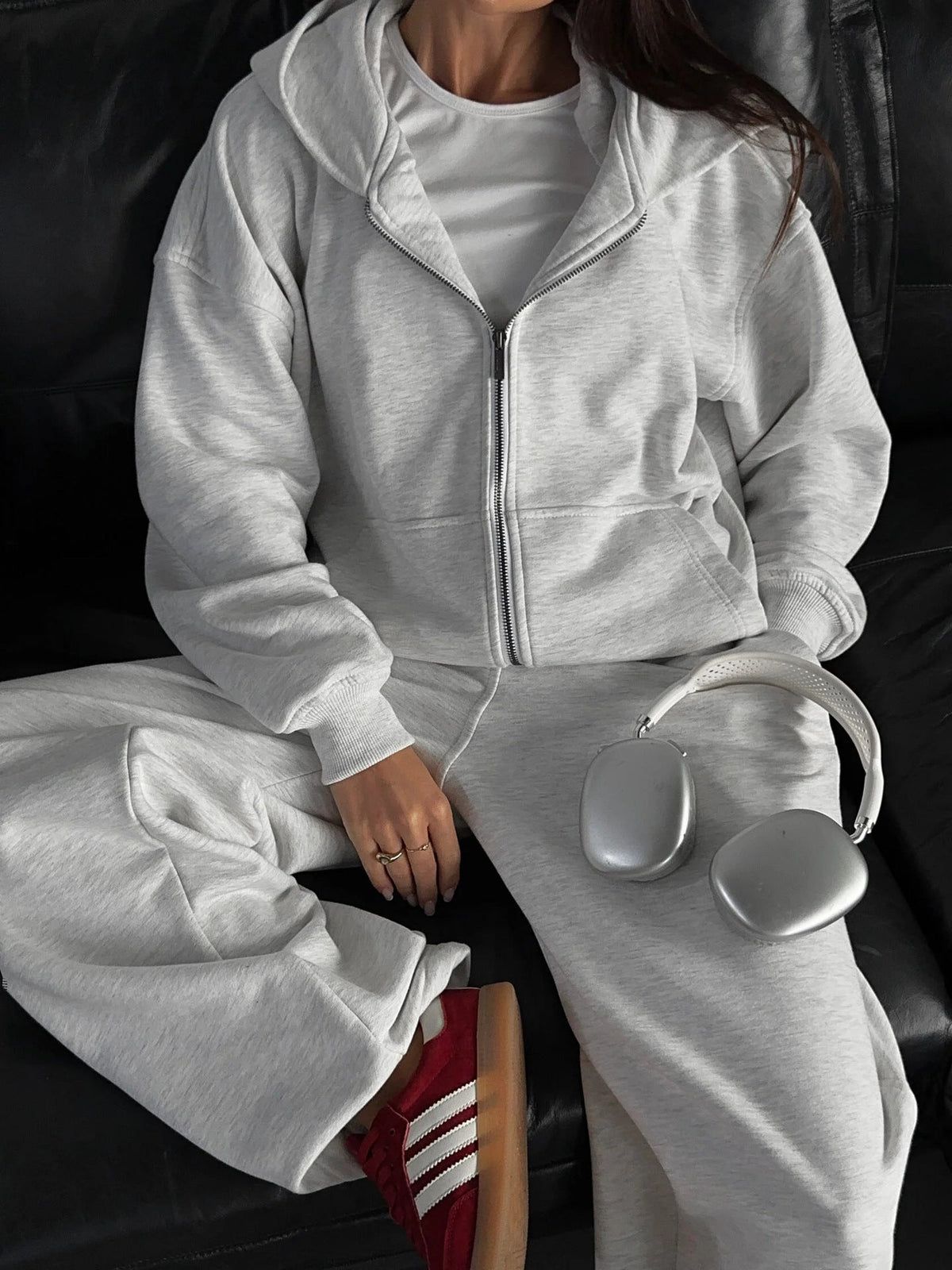 Women's Casual Zip Lounge Set with Oversized Hoodie and Tailored Relax Jogging Pants