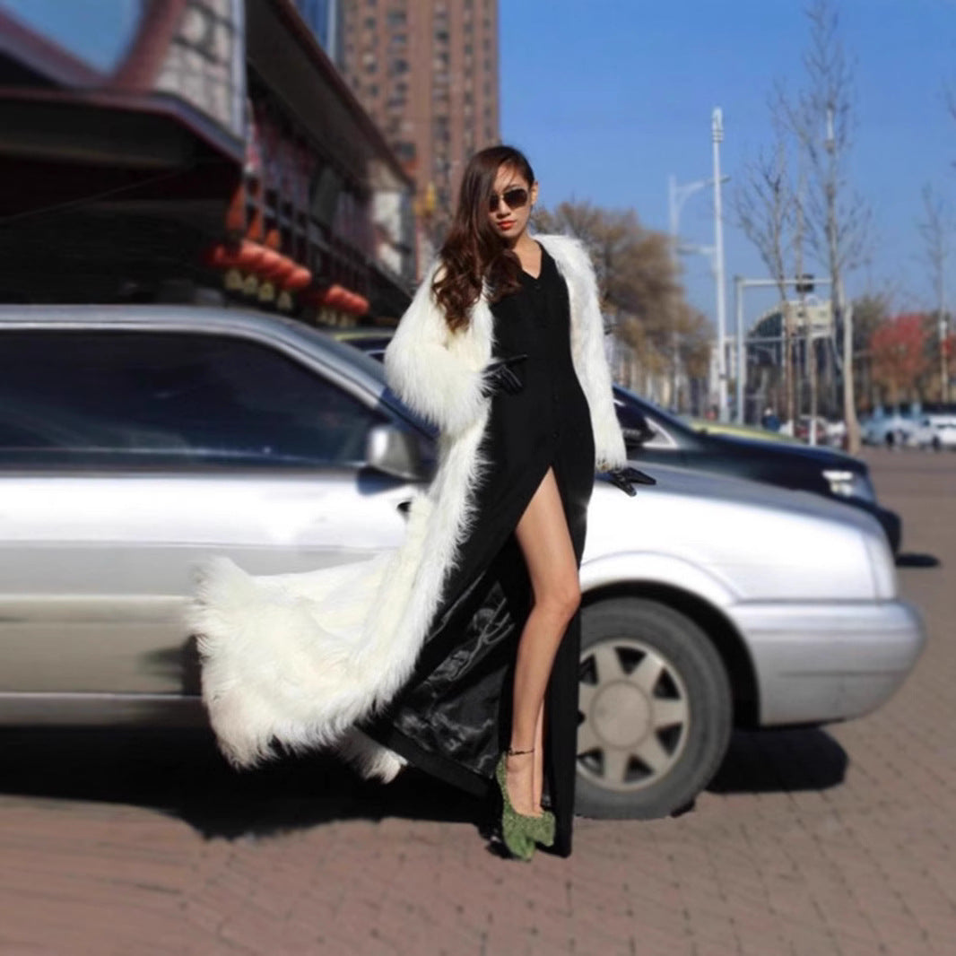 Women's Luxurious Faux Fur Coat with Elegant Lining