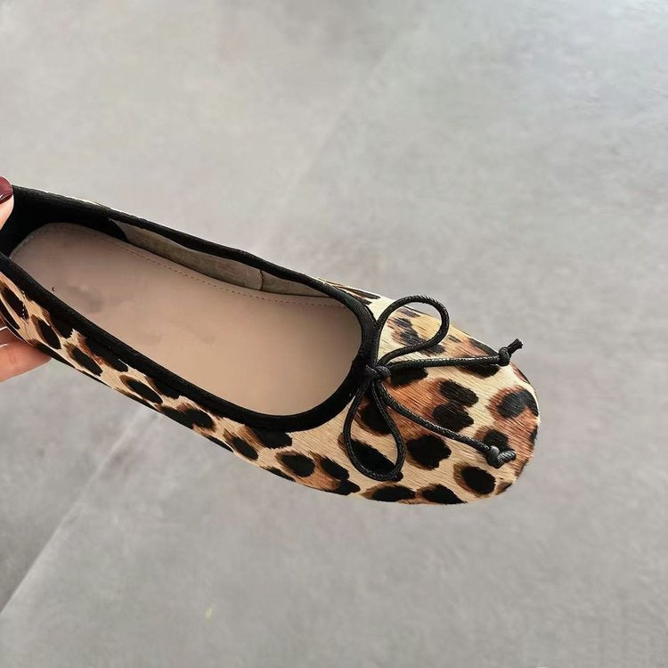 Women's Ballet Flats with Decorative Rhinestone Details and Comfortable Strap