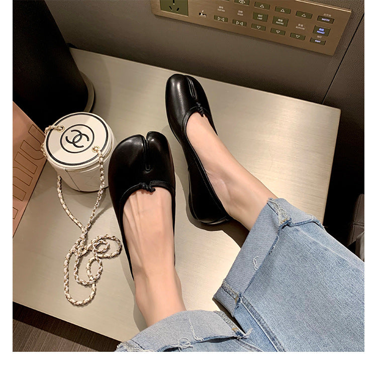 Women's Ballet Flats with Decorative Bow Detail