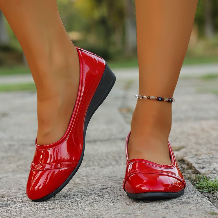 Women's Ballet Flats with Elegant High-Gloss Leather Upper and Ergonomic Outsole