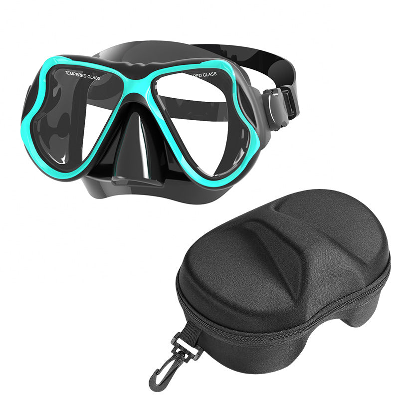 Diving mask with wide field of vision