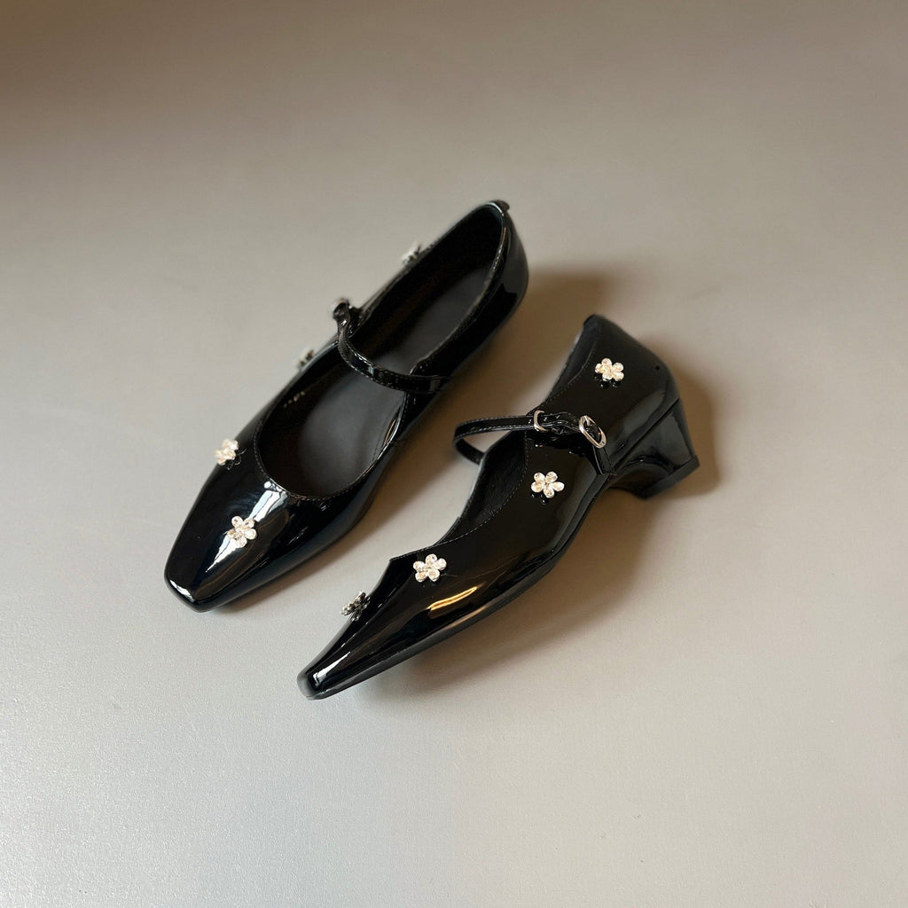 Women's Ballet Flats with Floral Embellishments and Patent Finish