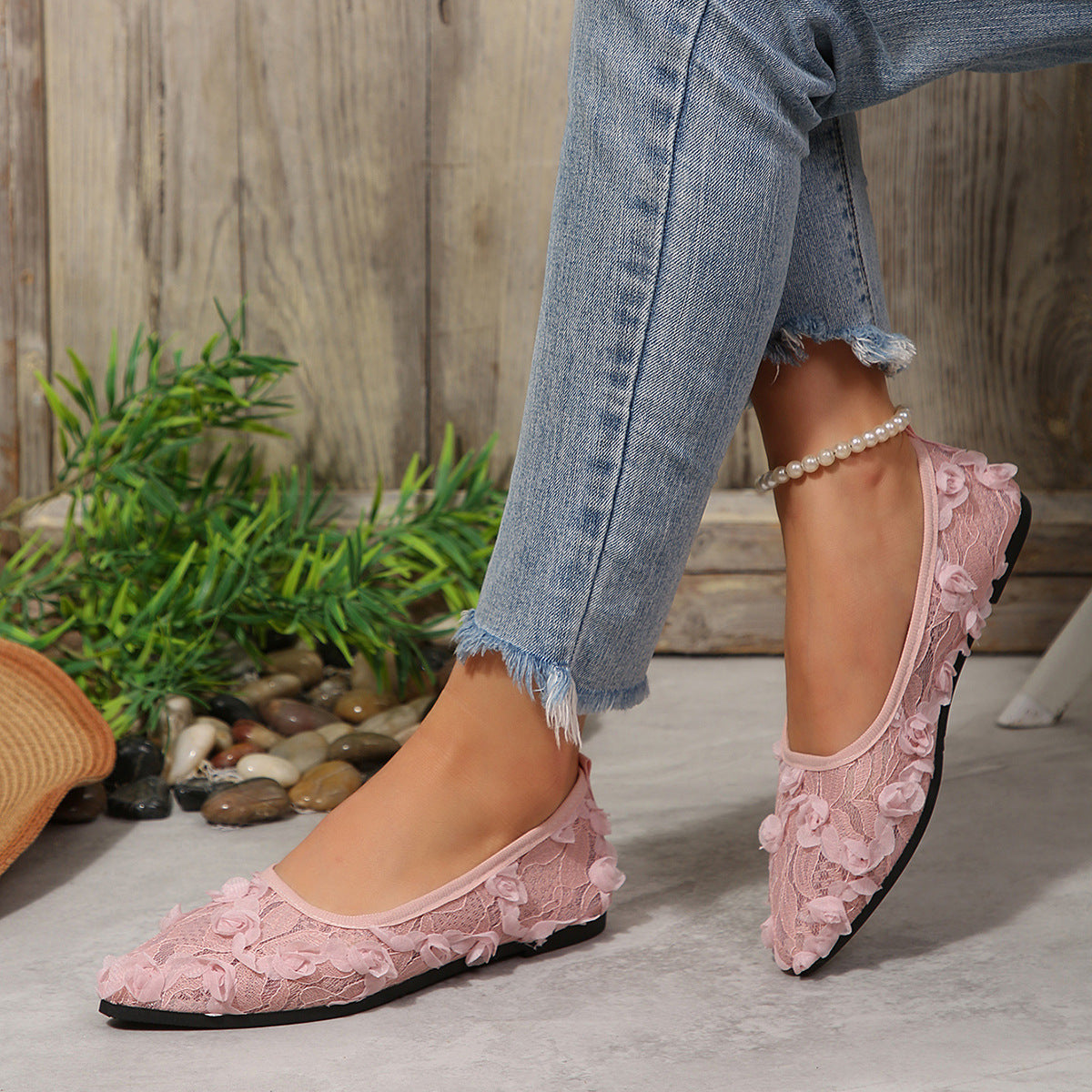 Women's Ballet Flats with Floral Lace and Elegant Details