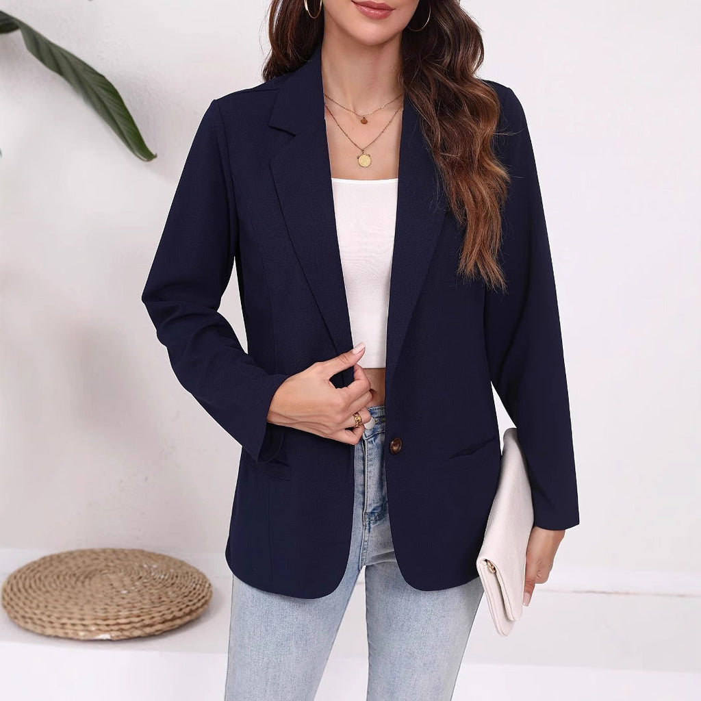 Women's Elegant Blazer with Timeless Cut and Practical Pockets