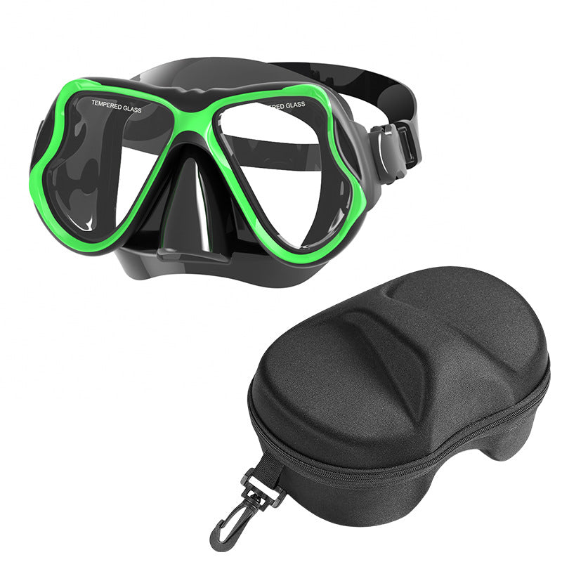 Diving mask with wide field of vision