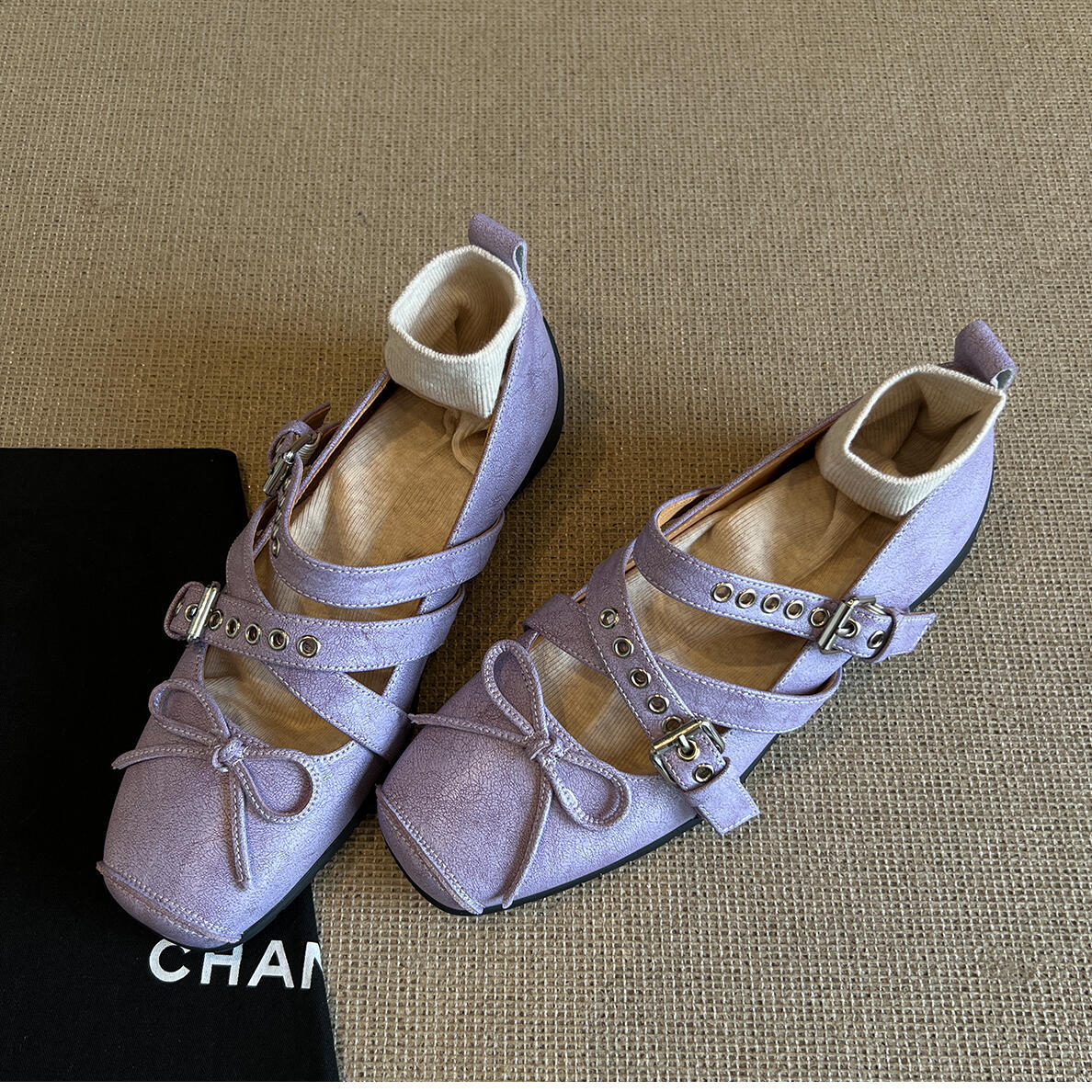 Women's Ballet Flats with Decorative Strap and Pleated Design