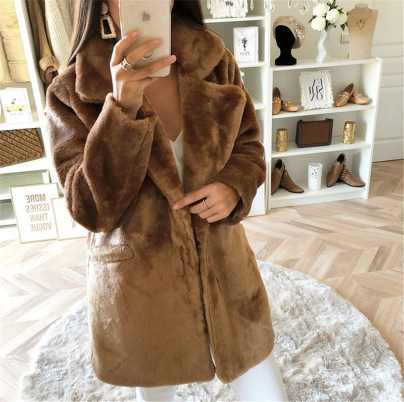 Women's Elegant Faux Fur Jacket with Patch Pockets