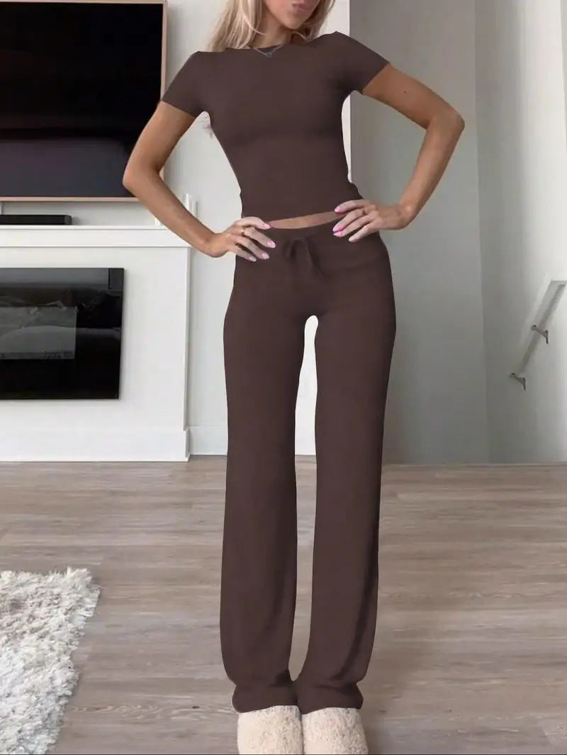 Women's Casual Lounge Set with Fitted Top and Comfortable Pants