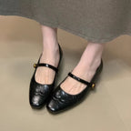 Women's Ballet Flats with Elegant Strap and Playful Cut
