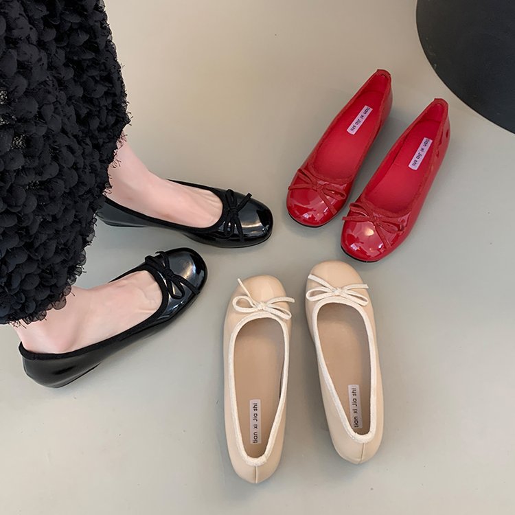 Women's Ballet Flats with Decorative Bow Appliqué and Comfortable Footbed