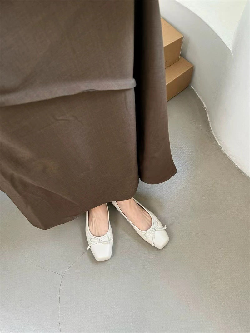 Women's Ballet Flats with Decorative Bow Design and Comfortable Footbed
