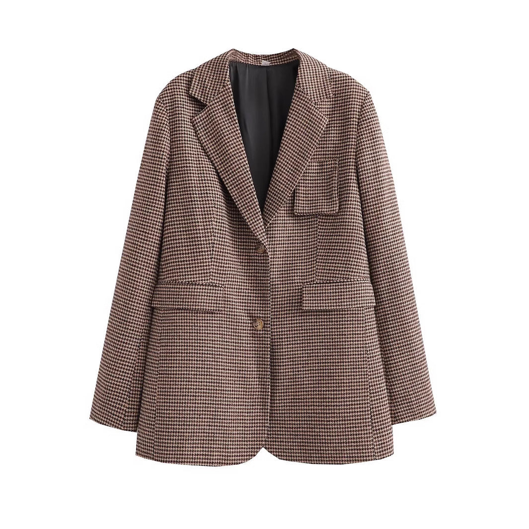 Women's Elegant Plaid Blazer with Modern Cut and Practical Pockets