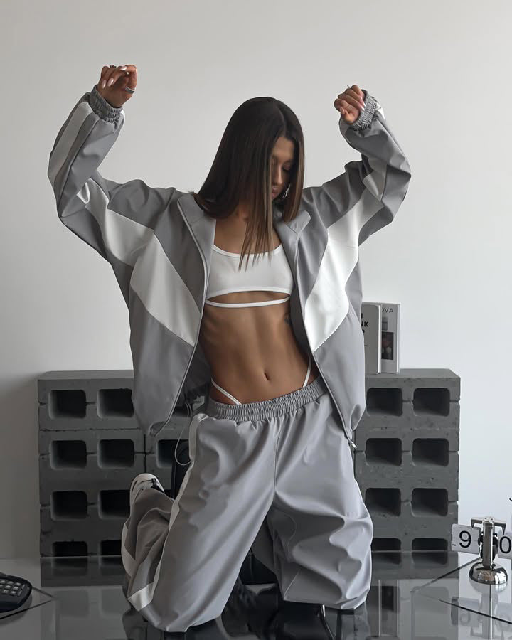 Women's Sporty Two-Piece Set with Track Jacket and Wide Pleated Pants