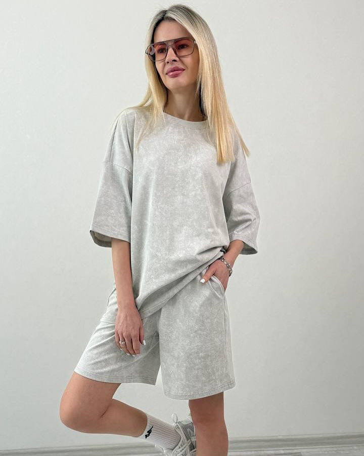 Women's Elegant Casual Set with Loose T-Shirt and Shorts