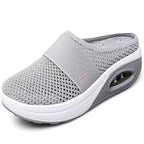 Women's Breathable Clogs with Elastic Insert and Comfortable Sole
