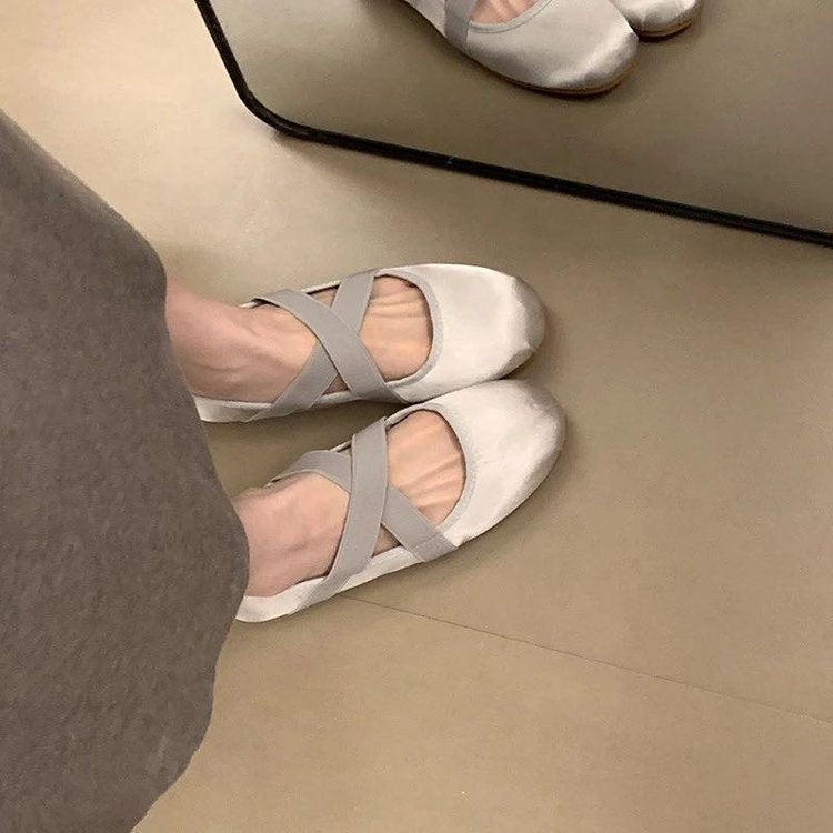 Women's Ballet Flats with Decorative Strap and Comfortable Footbed