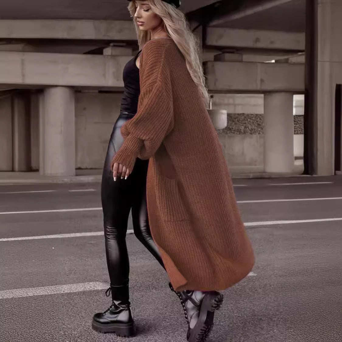 Women's Chunky Knit Coat in Casual Oversized Style with Deep Pockets