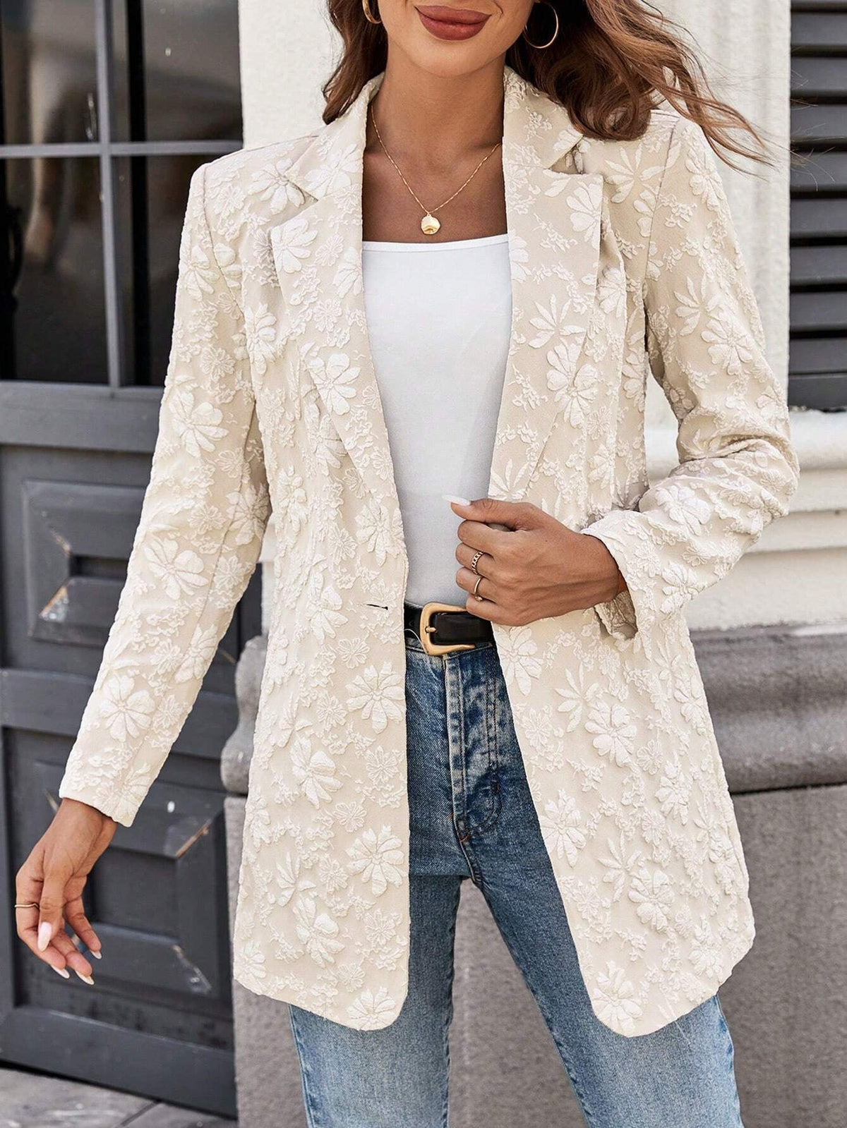 Elegant Blazer with Floral Embroidery