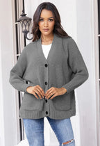 Women's Chunky Knit Cardigan with Practical Pockets and Elegant Button Details