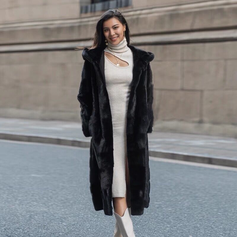 Women's Luxurious Long Faux Fur Coat