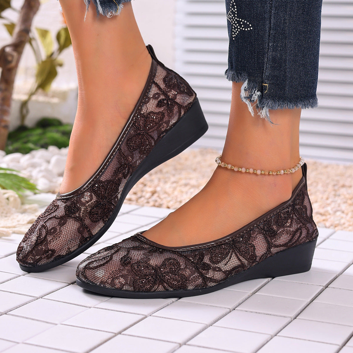Women's Ballet Flats with Delicate Lace Trim and Non-Slip Sole
